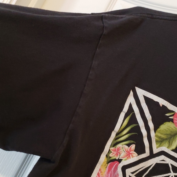 The Young & Wild! T-shirt Size XL - Picture 4 of 7